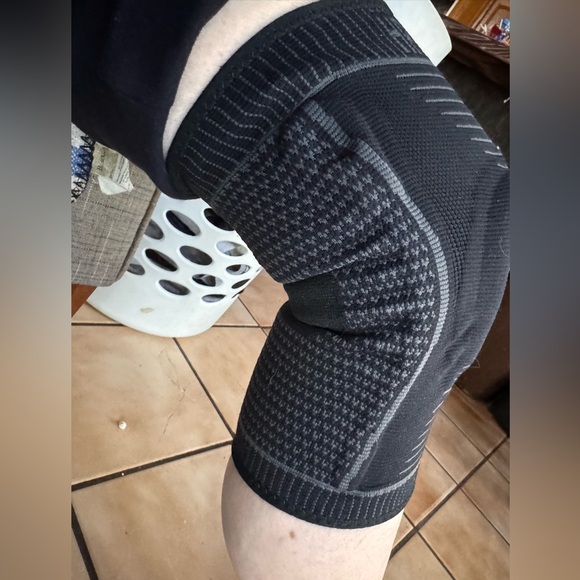 Hport Compression Knee Sleeves for Joint Support and Pain Relief Size M New - Picture 7 of 8